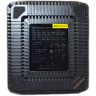 Универсальное зарядное устройство на 8 аккумуляторов Nitecore i8 для Li-Ion / IMR, Ni-Mh / Ni-Cd.