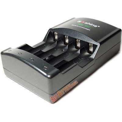 Зарядное устройство Soshine SC-U1 и 4 пальчиковых аккумулятора Panasonic Eneloop 2000 mAh (BK 3MCCE) в боксе.