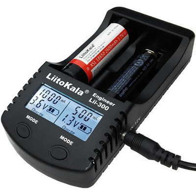 Зарядное устройство LiitoKala Lii-300 для Ni-Mh, Ni-Cd и Li-ion аккумуляторов с функцией Power Bank + Блок питания.