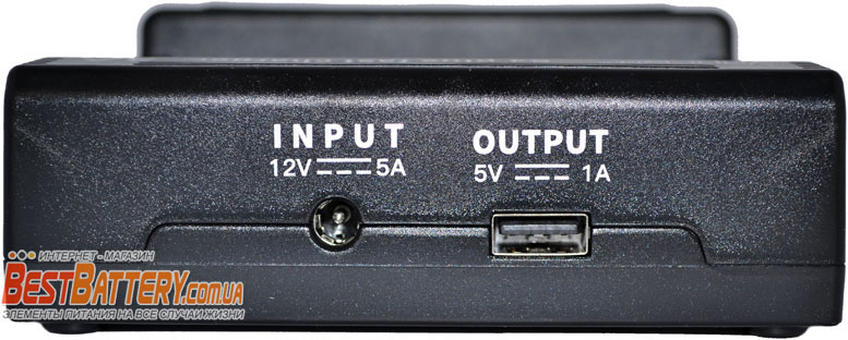USB выход в зарядном устройстве Vapcell S4. Функция Power Bank.